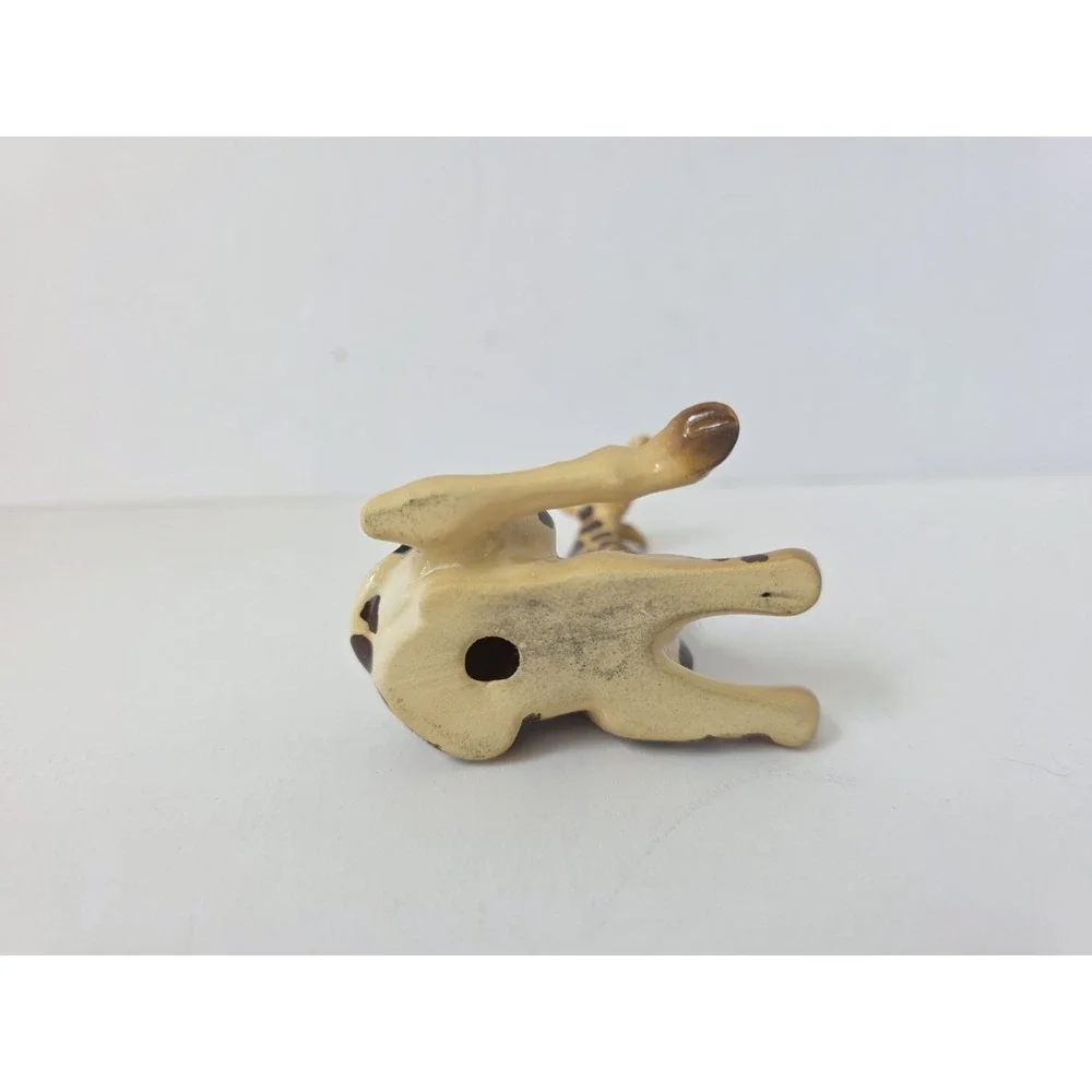 Vintage Hagen Renaker miniature mini giraffe figurine sitting